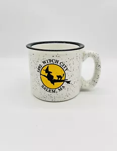 1692 Hexenstadt Salem MA Keramik Kaffeetasse schwer gesprenkelt Becher 12 Unzen schwarze Katze - Bild 1 von 6