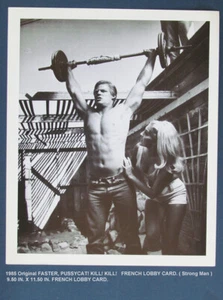 1985 Original FASTER, PUSSYCAT! KILL! KILL! FRENCH LOBBY CARD " STRONG MAN " - Picture 1 of 3