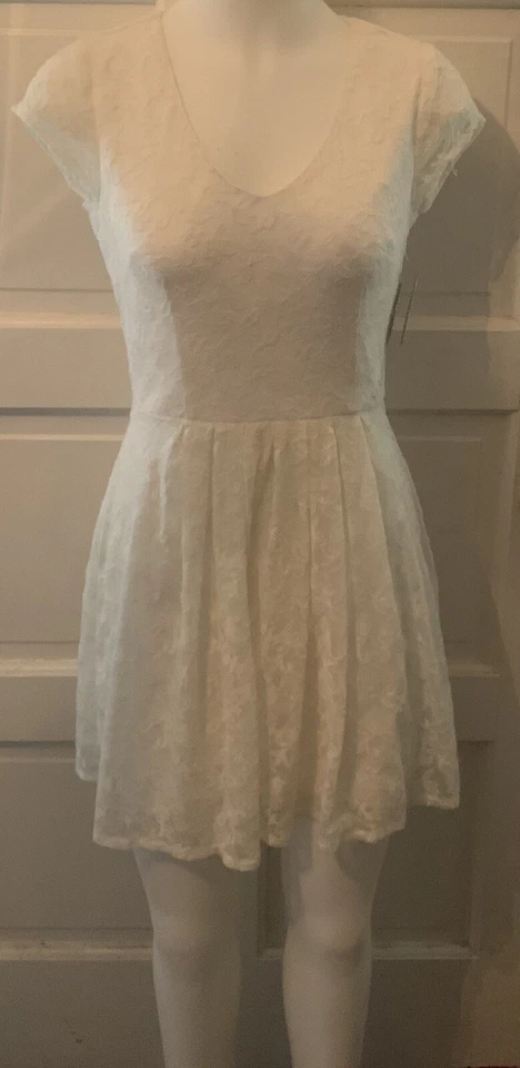 Heartsoul Lace Lace Fit/Flare Dress Keyhole Back Peach Junior's SMALL (CB5)