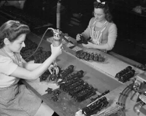 Toy Locomotive Assembly Toy Factory 1942 Vintage 8x10 Reprint Of Old Photo 1 - Picture 1 of 1