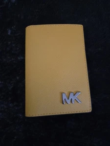 NUEVA Cartera de Cuero Saffiano Michael Kors Minorista 98,99 $ Nueva con Etiquetas - Imagen 1 de 5