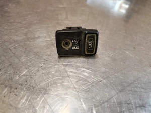 PORT USB AUX OPEL COMBO D 1.6 CDTI 735549165 - Picture 1 of 3
