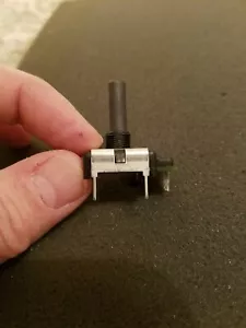 ENSONIQ DP4, DP4+, DP2, MR61, ZR61: PARAMETER ENCODER POTENTIOMETER!! - Picture 1 of 2
