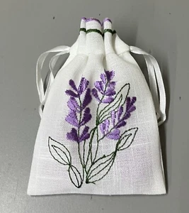 5 lila Lavendel bestickte Kordelzugtasche Hochzeit Gefälligkeit Lavendel Handwerk Geschenk - Bild 1 von 1