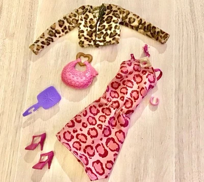 Lote de ropa para muñeca Chanel Cheetah Girls Disney Adrienne Bailon 2007 Disney Foto 1 de 4