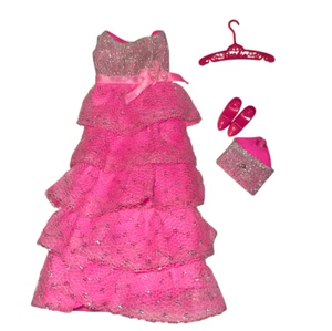 Vintage Barbie Outfit #1871 romantische Rüschen Kleid Schuhe Handtasche Aufhänger Set - Bild 1 von 13
