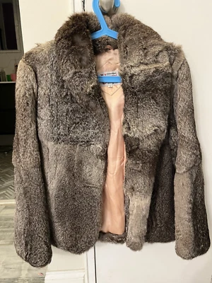 Abrigo de piel de conejo natural vintage - gris plateado | suave, acogedor y elegante hecho en Corea Foto 1 de 4