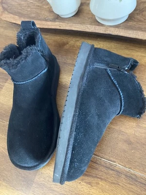 Koolaburra by Ugg - Girls Size 4 Big Kid Black Suede Boots - Image 1 of 4