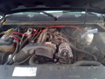 Manija de puerta exterior delantera izquierda usada se adapta a: camioneta Chevrolet Silverado 1500 2012 Foto 1 de 4