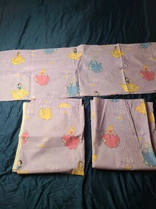 tende principessa disney fatte in casa. 2 pannelli 55"x44" e 1 corridore L88"xH14" - Foto 1 di 8