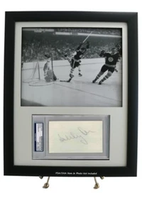 Framed Display specifically-cut PSA/DNA Slabbed Opening w/ 8 x 10 Photo Opening - Picture 1 of 6
