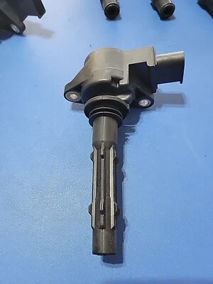 Bobina de ignição para Mercedes Benz C280 C300 C350 CL550 G550 GL450 ML450 ML550 R350 - Imagem 1 de 3