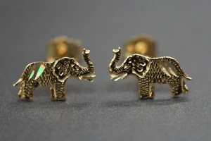 Pendientes de tachuelas de elefante corte diamante de oro amarillo liso de 14 K para mujeres y niños. - Imagen 1 de 9