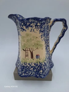 Molly Dallas Spritzgeschirr Krug Volkskunst Apfelpflücken Saison 6,5" H Griff - Bild 1 von 13