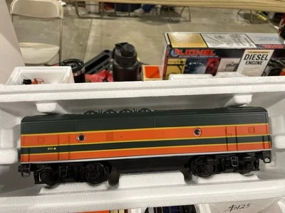 LIONEL 6-18108 Great Northen F-3 B Diesel Non-Powered B OB #469 - Image 1 of 4