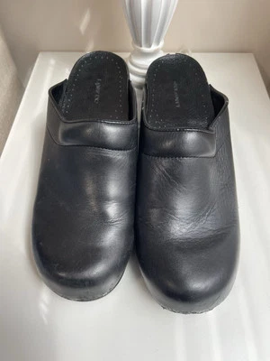 Zuecos Lands’ End de cuero negro talla 9B UE talla 40 leer y ver fotos Foto 1 de 4