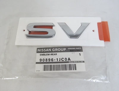 Nissan SV emblema letras Versa Quest NV200 maletero trasero insignia símbolo genuino OEM Foto 1 de 4