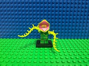 Lego Plant Monster Minifigure Series 14 CMF Lot 71010 Collectible Venus Fly Rare - Picture 1 of 4