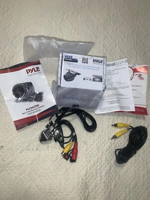 Pyle PLCM2720 Compact Rear View Backup Camera Front or Rear Mountable - Image 1 of 4
