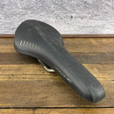 Sillín de asiento vintage Fizik Arione negro ala flexible Italia Titanio Ti rieles carrera A2 Foto 1 de 4