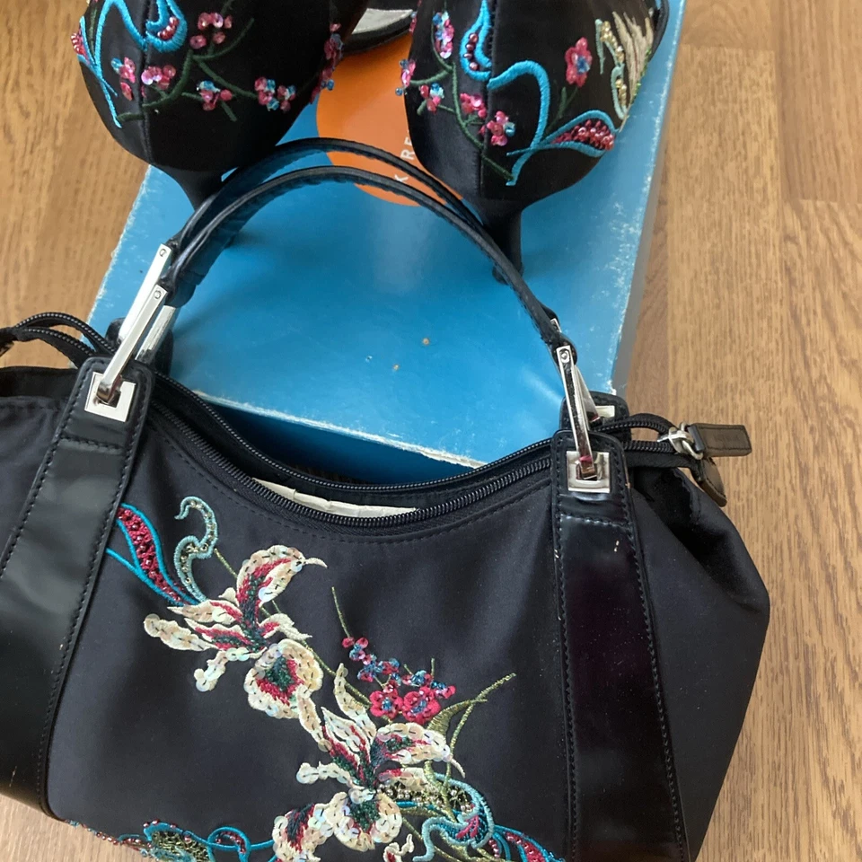 Karen Millen shoes with matching bag embroidered detailed shoe and bag set - Image 1 of 4