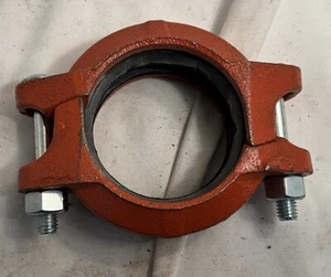 Giunto Shur giunto flessibile, 2-1/2" nominale, stile estremità scanalata, DI, nitrile - Foto 1 di 5