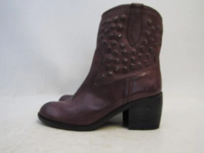 Donald J Pliner Mujer Talla 8.5 M Cuero Borgoña Tachonado Tobillo Moda Botas Foto 1 de 4