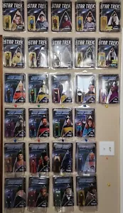 Super7 ReAction STAR TREK A COMPLETE SET OF 27 ACTION FIGURES (unpunched) - Picture 1 of 3
