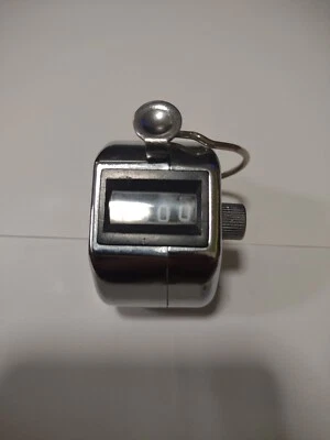 Contador de pulgar Pyramid Tech Clicker de conteo manual plateado 4 dígitos a 9999 Foto 1 de 3