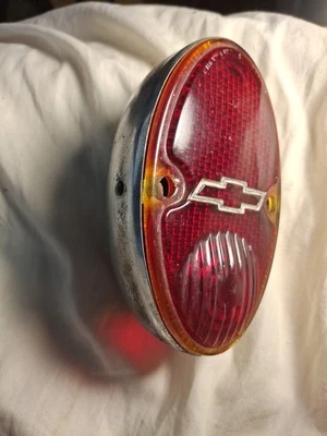 Luz trasera de vidrio vintage Chev Lite Stimsonite Patd 1671086 Assembly Guild EE. UU.  Foto 1 de 4
