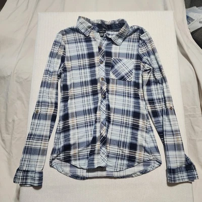 Camisa Rue 21 Damas Pequeña Manga Larga Cuello Abotonada, Diseño Azul Cuadros Foto 1 de 3