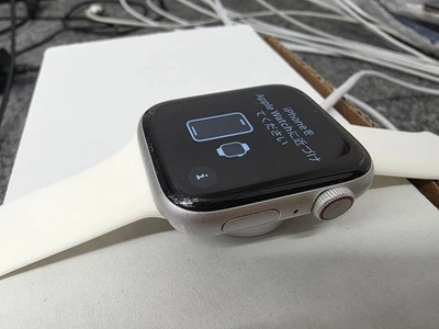 Celular Apple Watch Series 4 44 mm prata - LEIA - Imagem 1 de 4