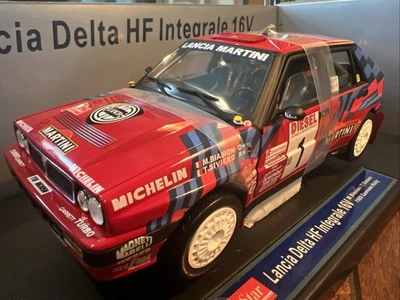 1/18 Martini Lancia Delta HF 16v Integrale Winner Sanremo 1989 Biasion SunStar - Image 1 of 4