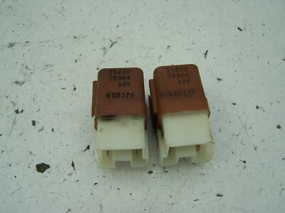 Par de relés Nissan X-Trail 25230 79964 (2004-2007) Foto 1 de 3