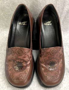 Women's Dansko Brown & Gold Floral Embossed Leather Clogs Size EU 40 US 9.5 - 10 - Picture 1 of 13