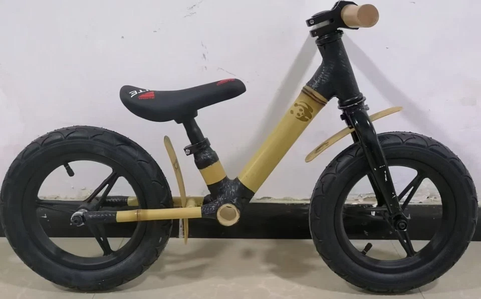 Cuadro de bicicleta de bambú - construido a medida Foto 1 de 4