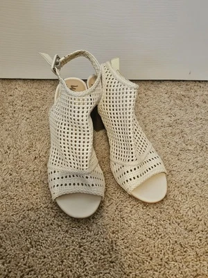 Sandálias de salto Sam Edelman tecido marfim tamanho 10M – salto bloco peep toe slingback - Imagem 1 de 4