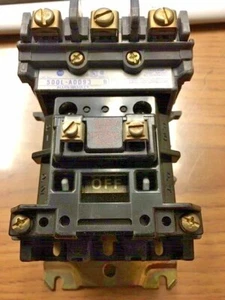 Allen Bradley 500L-A0D93 Lighting Contactor, 15/20 Amp, Ser. B, 110-120V Coil - Picture 1 of 6