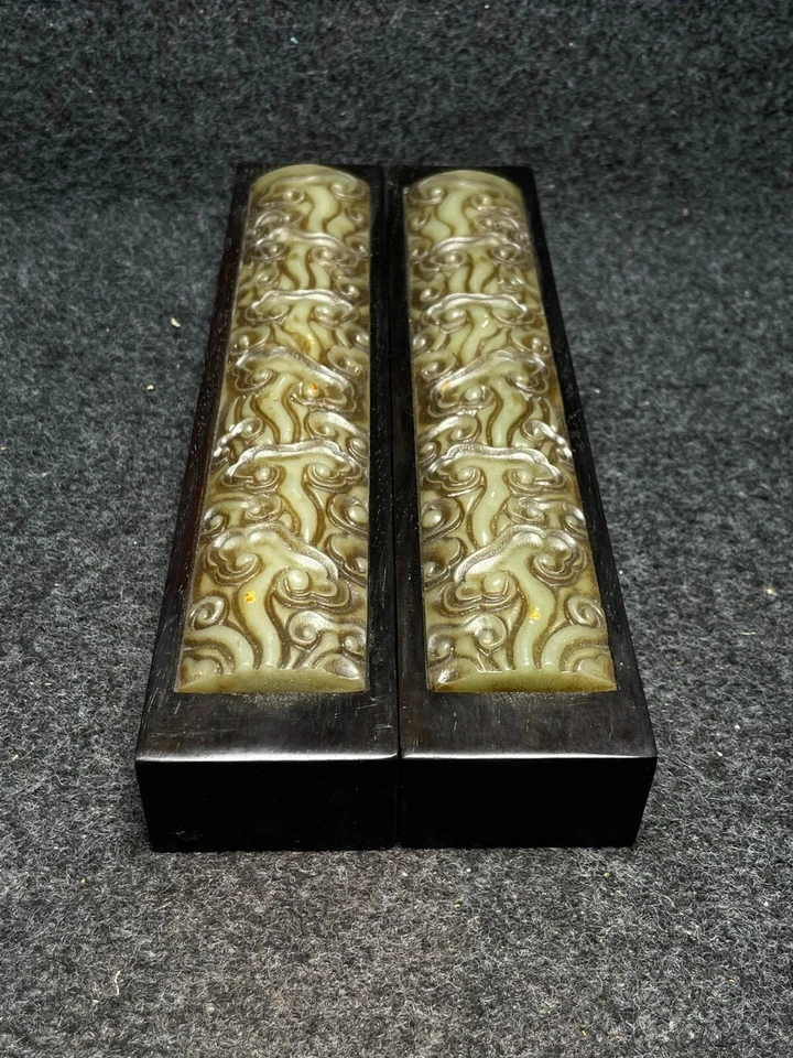 Black sandalwood inlaid carved jade stone ruler Foto 1 de 4