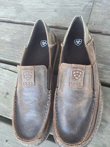 Zapatos cómodos sin cordones de cuero marrón talla 9 Ariat Cruisers para hombre - usados dos veces - Imagen 1 de 4
