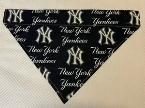 MLB NY Yankees Pet Dog/Cat Bandana Fits Over Collar Size X-LG 16.5”W x11”L Note - Picture 1 of 4