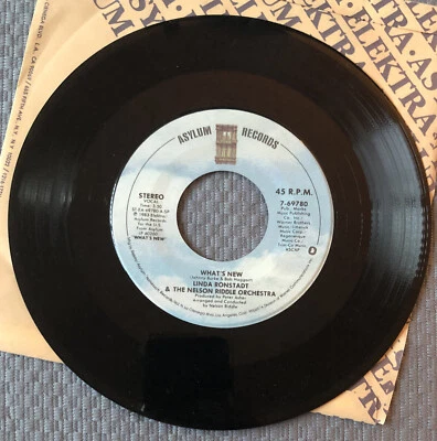 Linda Ronstadt WHAT’S NEW/CRAZY HE CALLS ME 1983 7” 45 SINGLE Nelson Riddle Foto 1 de 2