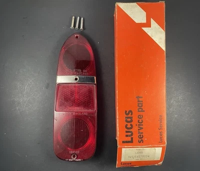 Lente de luz trasera Triumph TR4, TR5 NOS Foto 1 de 4