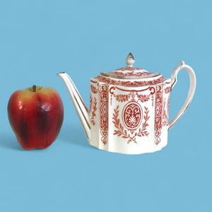 Ca. 1880s Wedgwood Porcelain Neoclassical Teapot - Picture 1 of 8