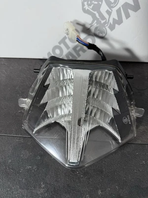 Задний стоп-сигнал светодиодный KTM DUKE 125 2023 только 3775 миль 2017-2022 от оригинального производителя - Изображение 1 из 4