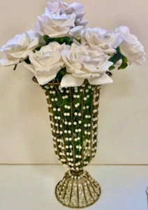 Jarrón vintage raro con cuentas con flores de seda blanca. Alrededor de 1950 - Imagen 1 de 3