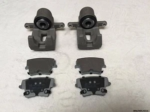 2 x Rear Brake Caliper & Brake Pads for Chrysler 300C 2005-2015 BRK/300C/021A - Picture 1 of 4