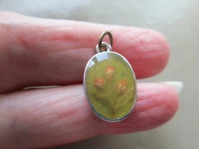 VINTAGE RETRO SILVER TONE YELLOW LUCITE ENAMEL DRIED FLOWER FOB CHARM PENDANT UK - Image 1 of 2