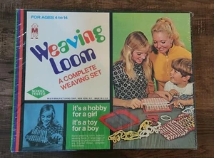 Vintage Childrens Weaving Loom Complete Set NEW - Picture 1 of 4