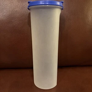 Tupperware 890ml #1643 Spaghetti 30oz 9" Container Storage Clear W/Blue Lid NEW - Picture 1 of 6